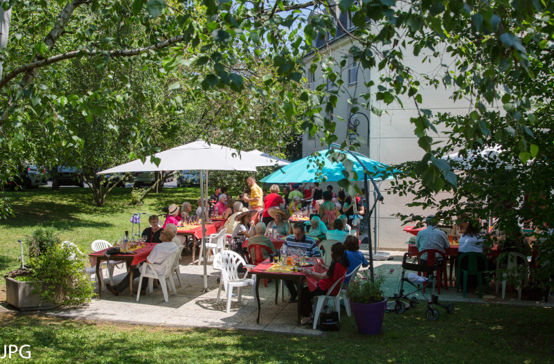 Déjeuner sur l'herbe